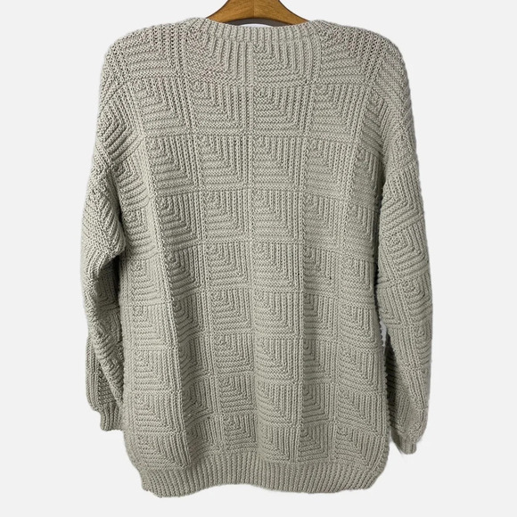 Vintage Men’s Hand Knit V-neck Sweater Large Light Gray Taupe Textured Cozy - Picture 2 of 6
